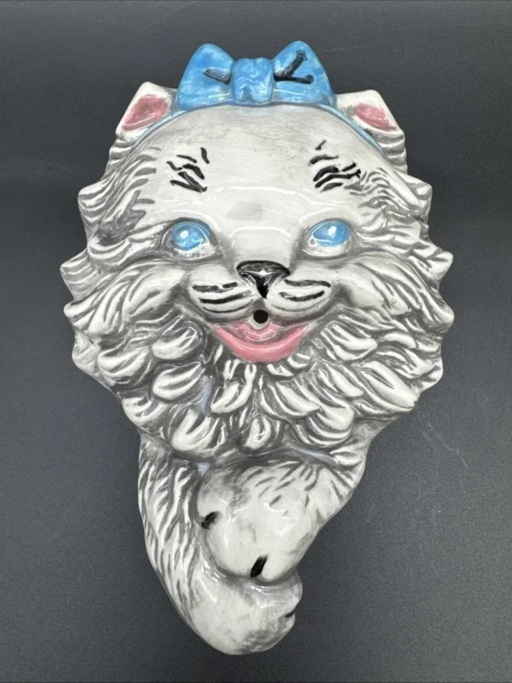 VTG Kitsch Ceramic Cat Kitty Blue Bow Wall Pocket Yarn Dispenser